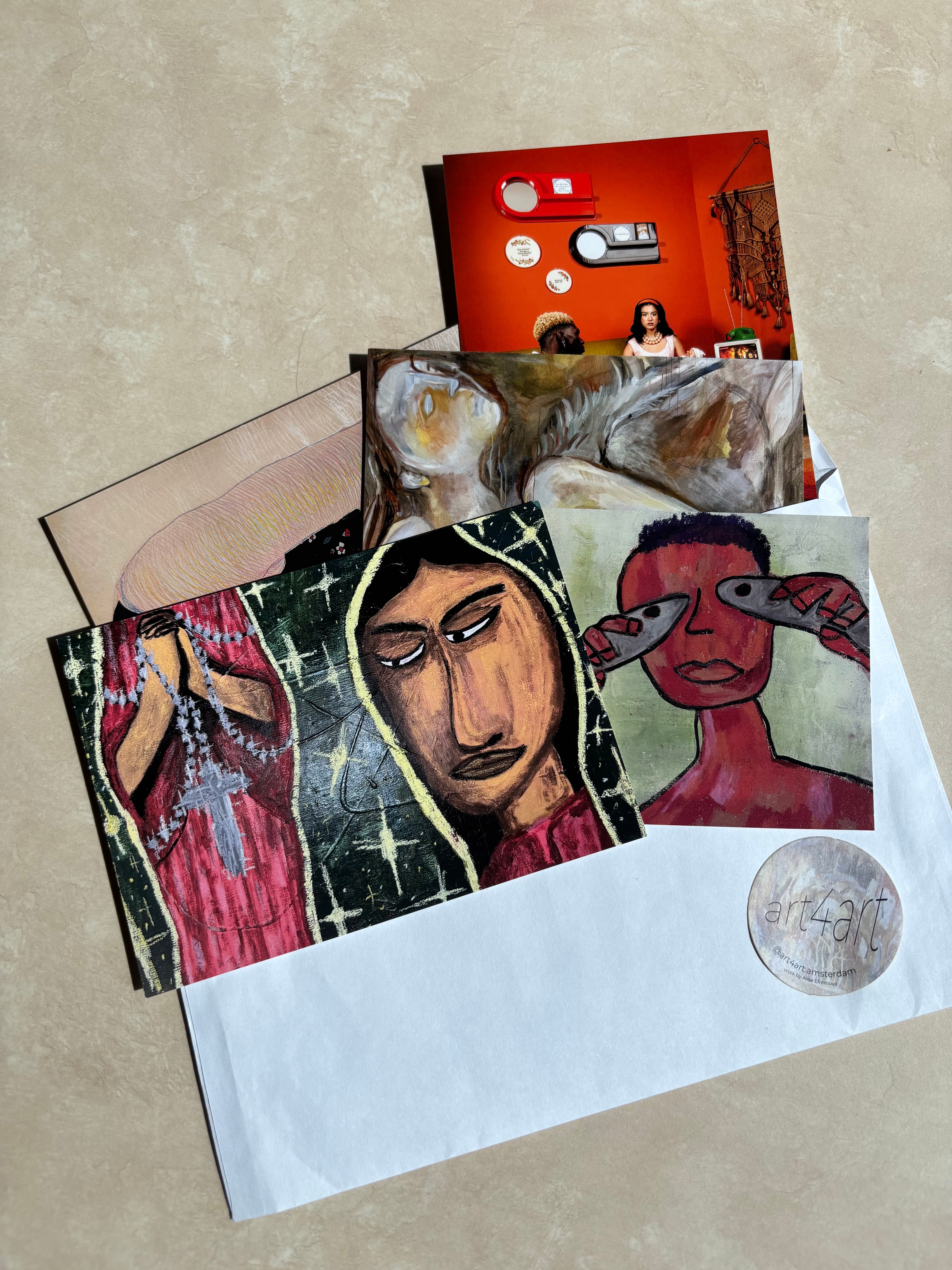 The art4art Discovery Mail Club